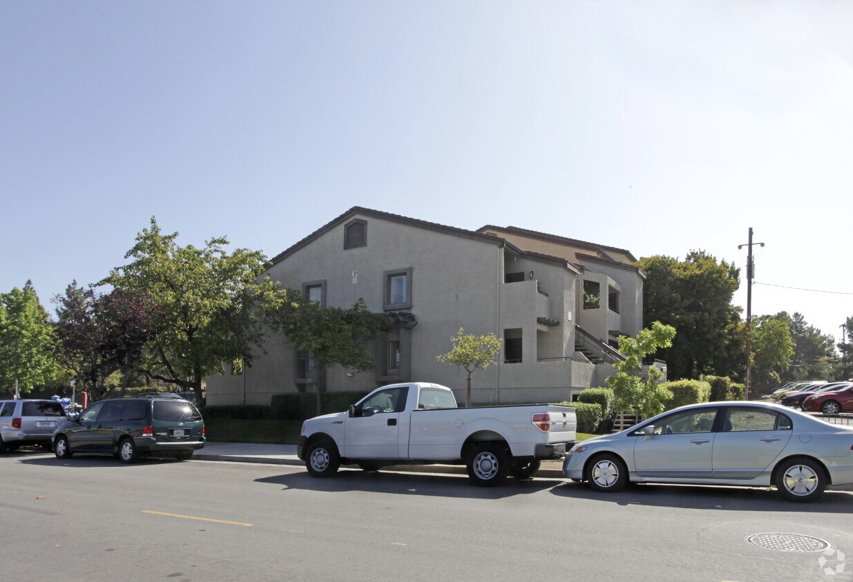Cupertino Villas Apartments in Sunnyvale, CA
