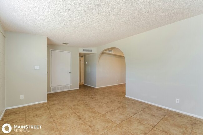 Building Photo - 8402 E Shasta Dr, Tucson, AZ 85730