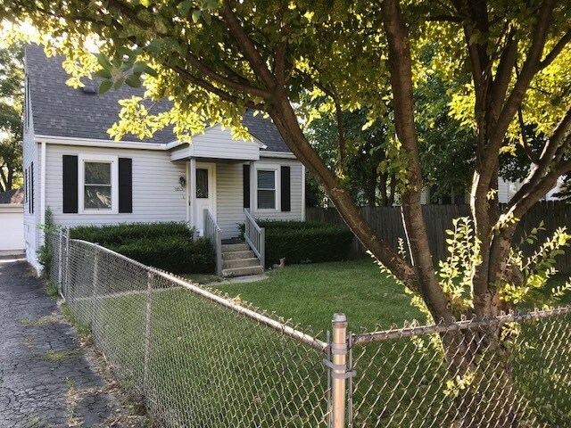 Primary Photo - 1215 Howell Pl