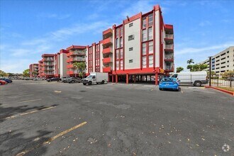 Building Photo - 1750 W 46th St