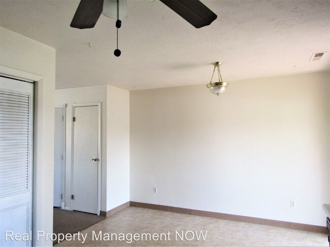 Building Photo - 493-32 1/8 32 1/8 Rd
