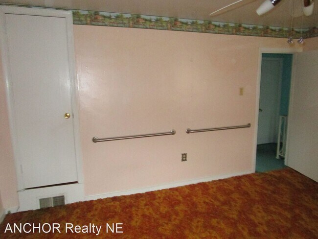 Building Photo - 3 br, 1 bath House - 1137 E. Cheltenham Ave.