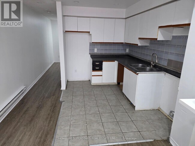 Photo du bâtiment - 1843 Davenport Rd