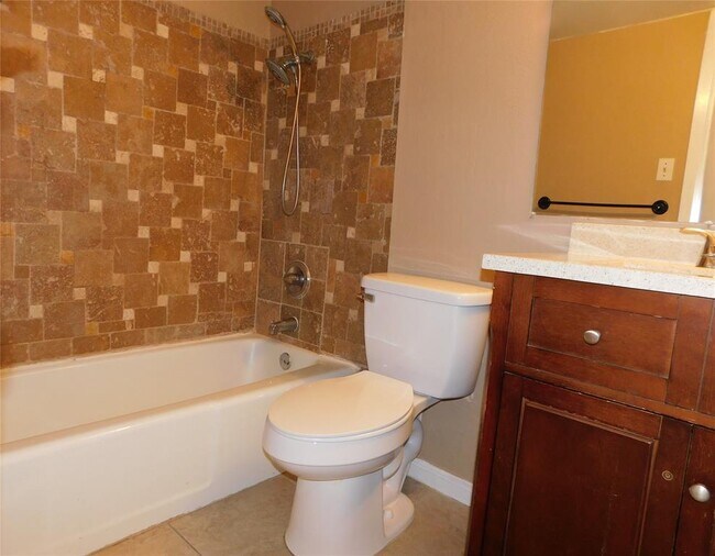 Building Photo - 2600 Penny Ln