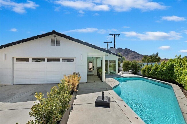 Building Photo - 54990 Avenida Madero