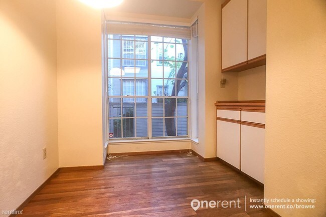 Building Photo - 972 Belmont Ter