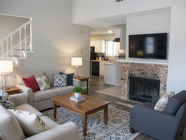 Building Photo - 509 Algerita Dr
