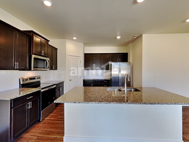 Foto del edificio - 1611 194th St E