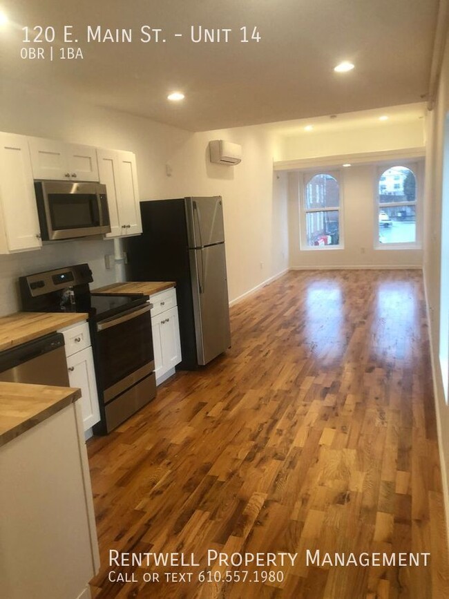 Building Photo - THREE Studio Apartments Available Rent Nor...