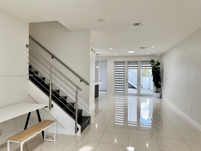 Foto del edificio - 6315 NW 105th Ct