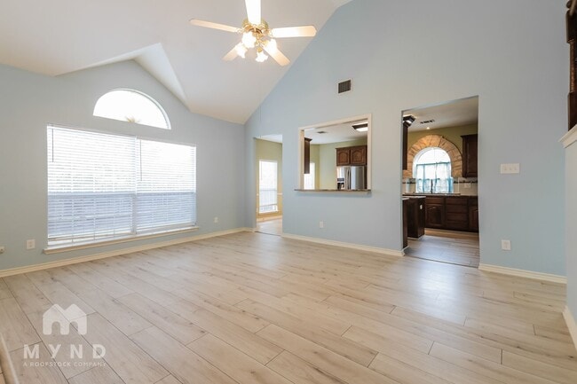 Building Photo - 102 Elm Fork Dr