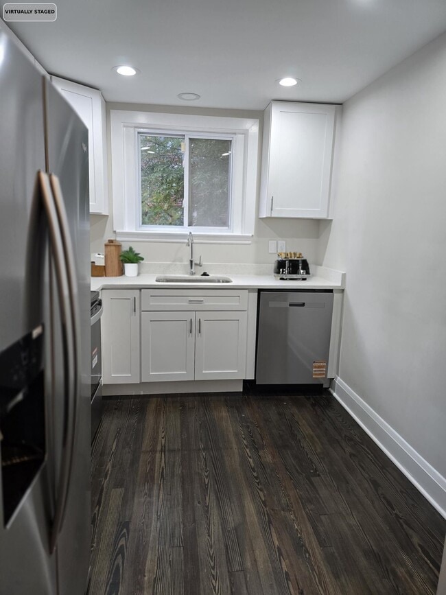 Photo - 308 Eastway Ct House