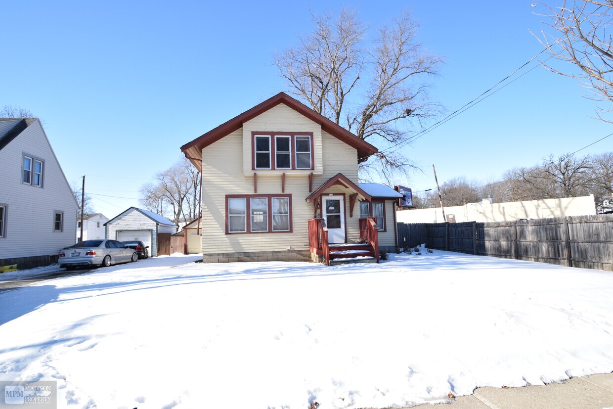 Exterior - 926 N Fair Oaks Ave