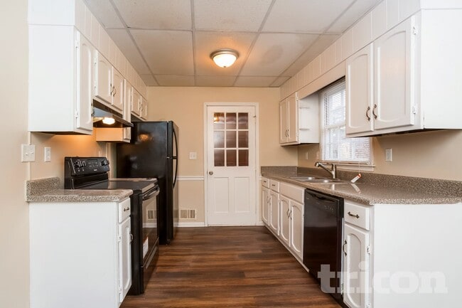 Building Photo - 1686 Underwood Dr SE