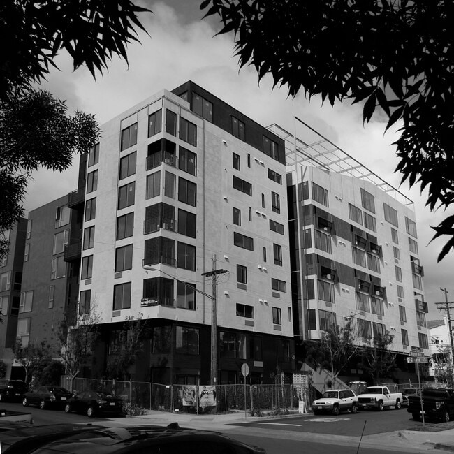 Building Photo - Harvey Hillcrest