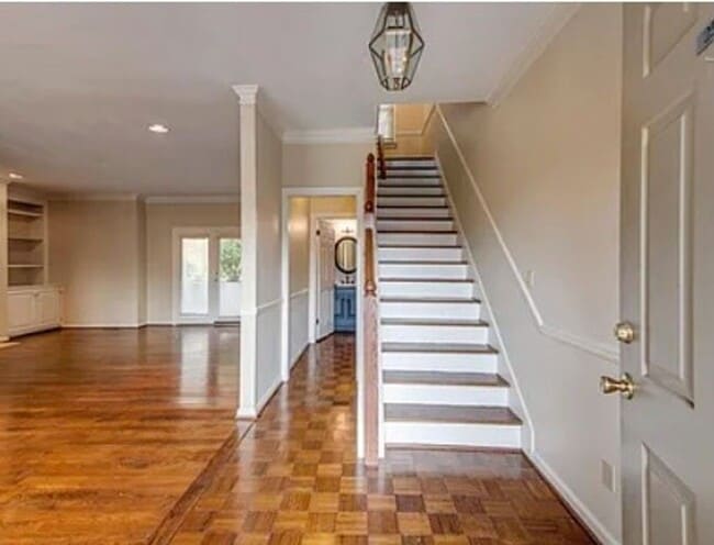Building Photo - 252 Westchase Dr