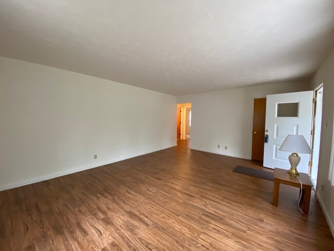 Foto del edificio - 909 E Florida Ave