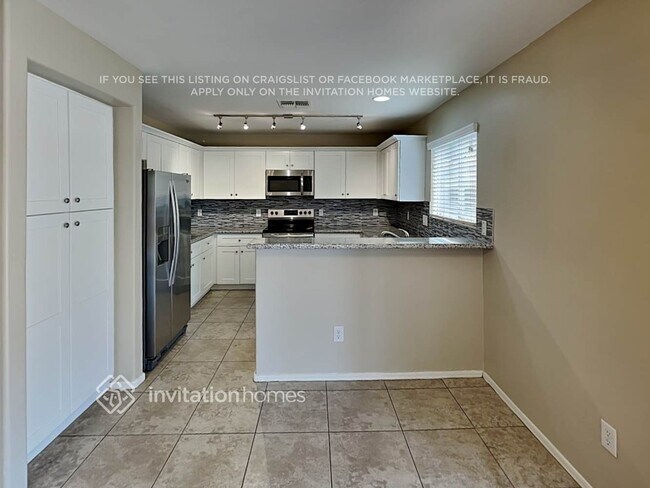 Foto del edificio - 1429 E Rosebud Dr