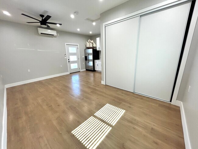 Foto del edificio - 6256 Norwich Ave