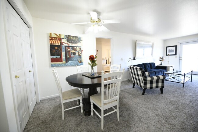 Building Photo - 1335 Summit Ave