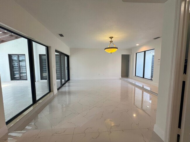 Foto del edificio - 8735 SW 54th Terrace