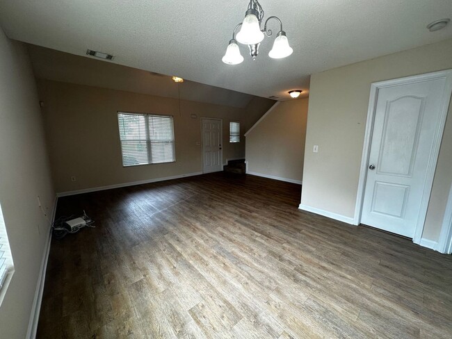 Building Photo - BRIDGEWATER HOME! PRE-LEASING FOR AUGUST 2...