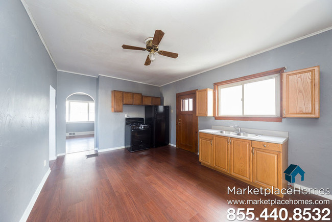 Building Photo - 4606 2nd St