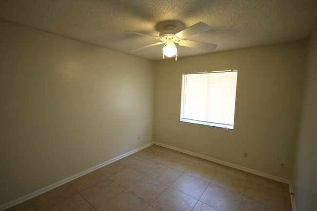 Foto del edificio - AMAZING 3 Bedroom 2 Bathroom Home In Orlando!