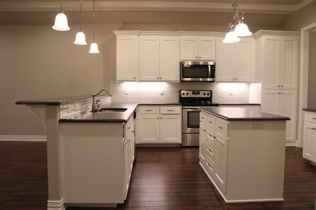 Building Photo - 3417 Cottage Ct