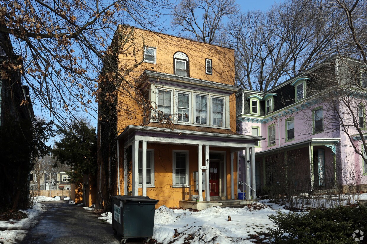 Primary Photo - 243 W Rittenhouse St