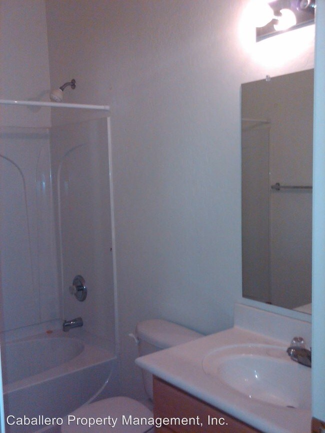 Building Photo - 2210 N 92nd Dl