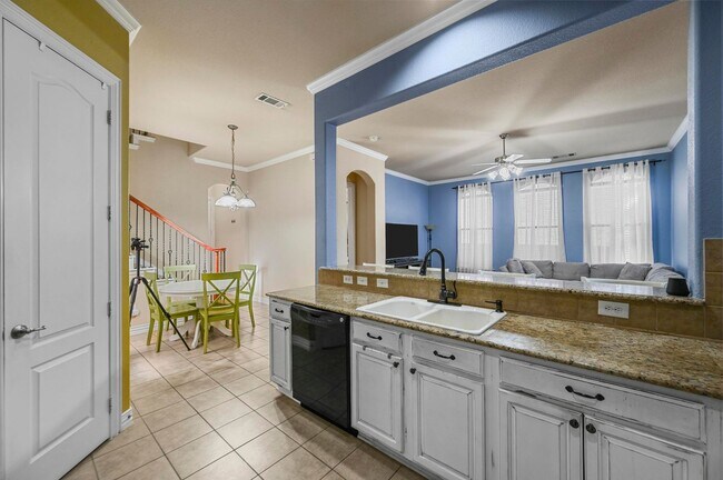 Building Photo - Beautiful Villa Home in Great Lewisville N...