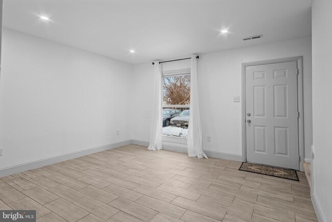 Building Photo - 2121 Ferguson Pl