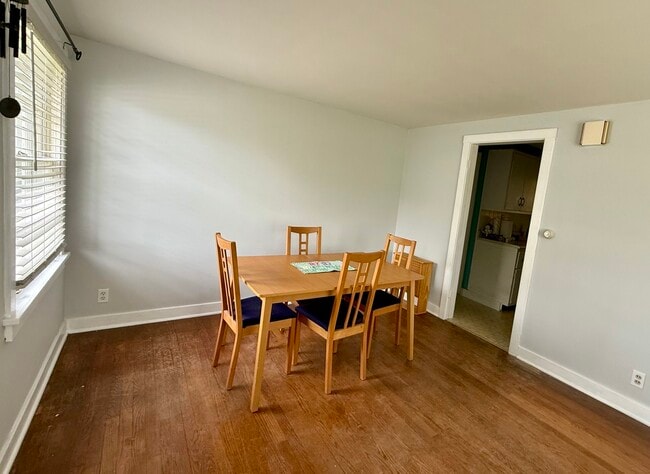 Foto del edificio - 8 N Harrison St