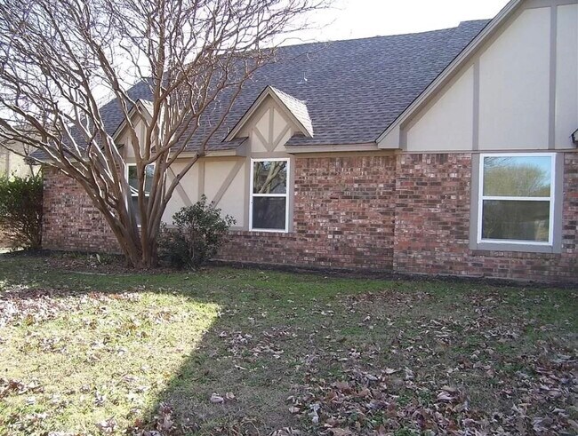 Front - 1708 Tree House Lane