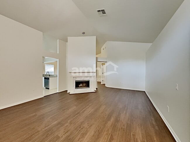 Building Photo - 30640 Tremont Dr