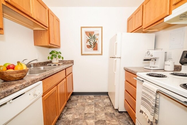 Kitchen - Canterbury Court Apartments