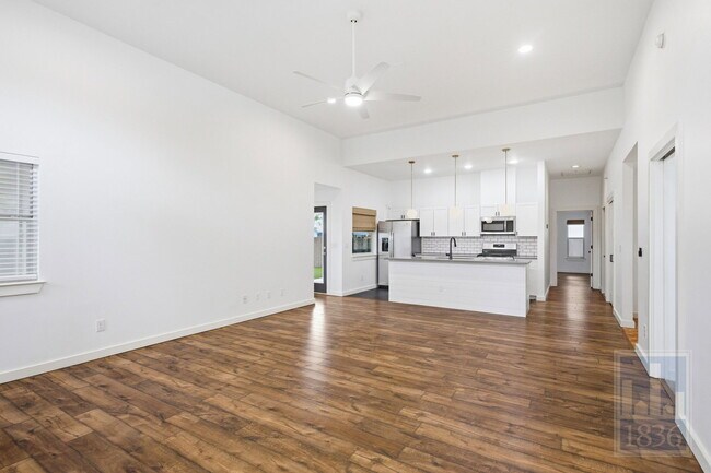 Foto del edificio - 13009 Lamplight Village Ave