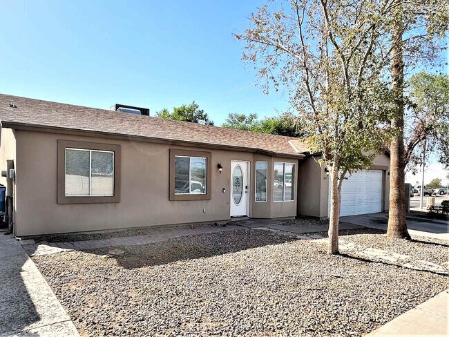 Foto del edificio - 6645 W Yuma St