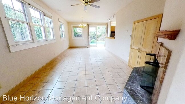 Building Photo - 3 br, 2.5 bath House - 819 W. Figueroa Street