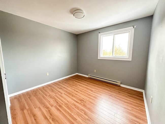 Building Photo - 37 Dobbin St