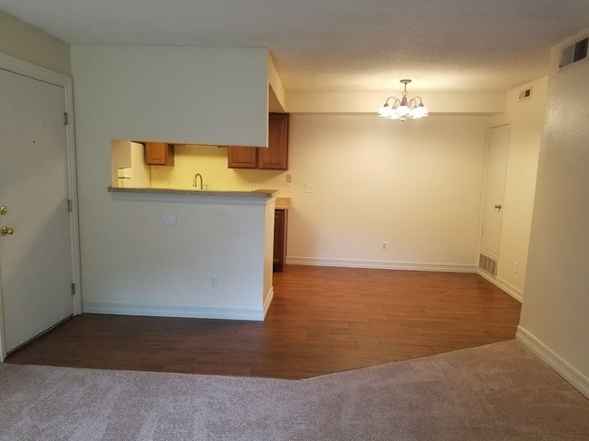 Foto del edificio - 1872 S Pitkin Cir