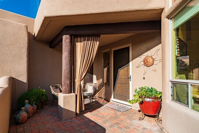 Foto del edificio - 2450 Mule Deer Rd