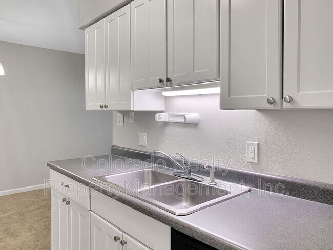 Foto del edificio - 7665 E Quincy Ave