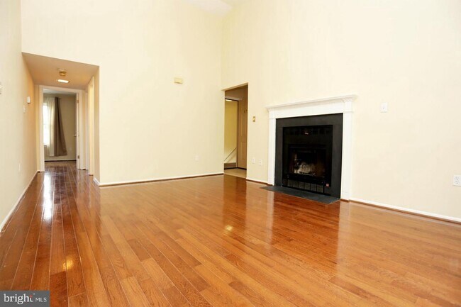 Building Photo - 2772 Bordeaux Pl