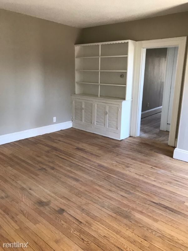 Building Photo - 3 br, 1 bath Apartment - 818 Pine St