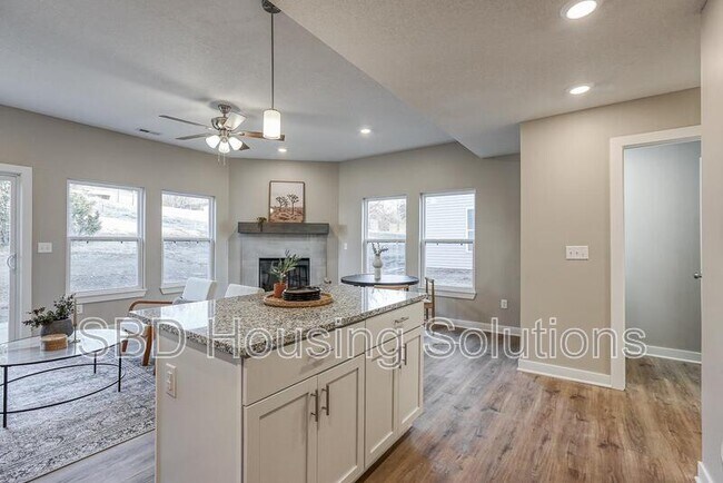 Building Photo - 2909 S Harvard Ave