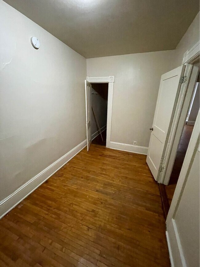 Foto del edificio - 703 Bedford St