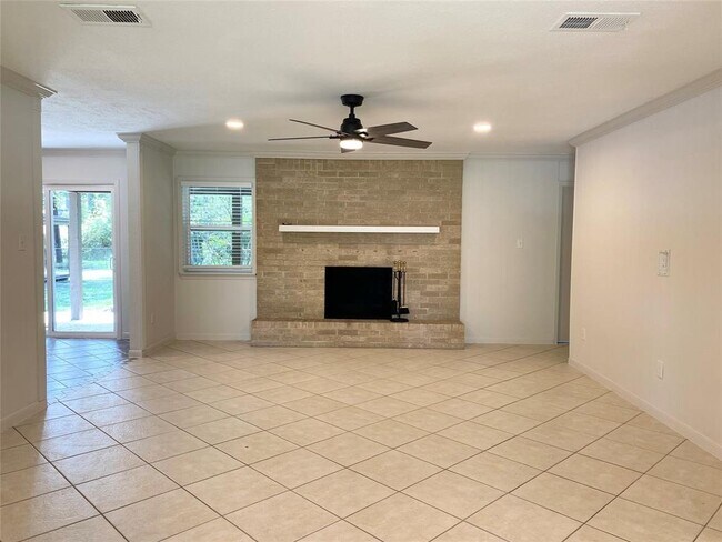 Building Photo - 26411 Maplewood Dr