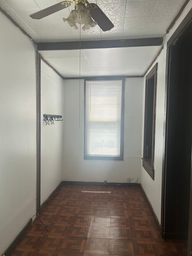 Building Photo - 2919 W Diversey Ave